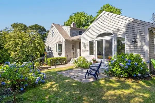 72 Smith St, Chatham, MA 02633