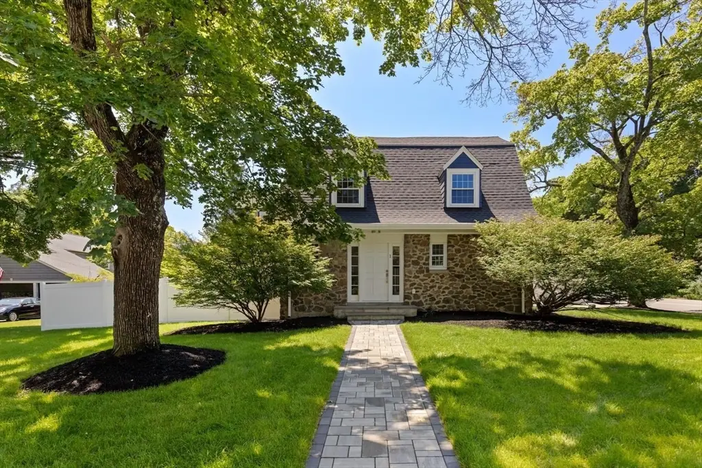 1 Town Way, Winchester, MA 01890 - #1