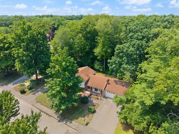 35 Rustic Dr, Weymouth, MA 02190