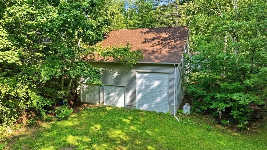 705 General Knox Rd, Russell, MA 01071 - #2