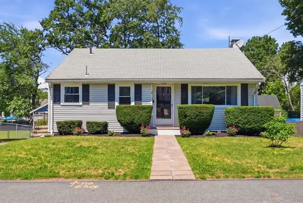 8 Bossi Ave, Randolph, MA 02368