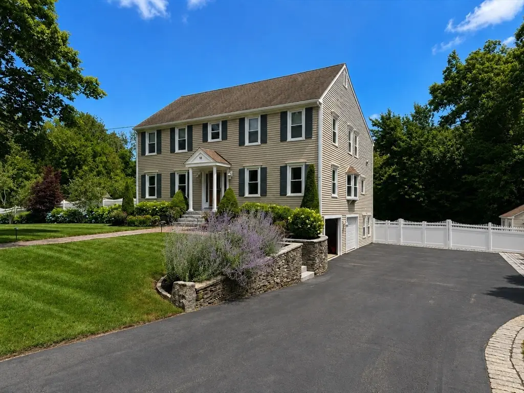 10 Stoneybrook Drive, Bridgewater, MA 02324 - #1