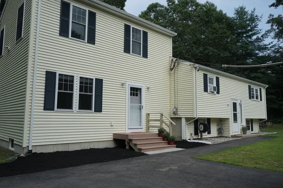 295 Oak St, Halifax, MA 02338 - #3