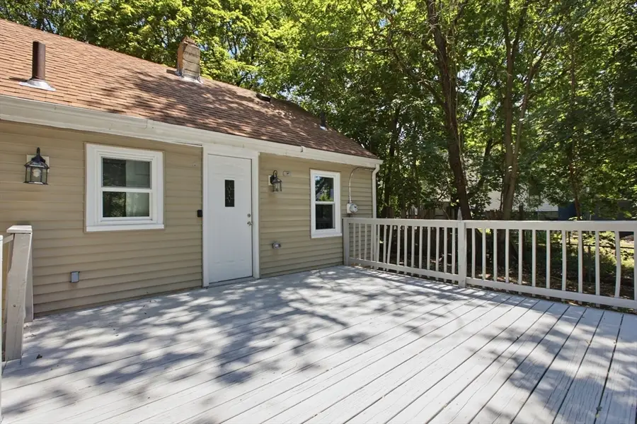 12 Elizabeth St, Stoughton, MA 02072 - #3