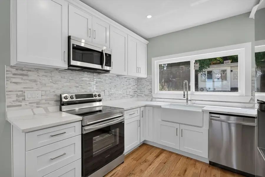31 Wordsworth St, Boston, MA 02128 - #3