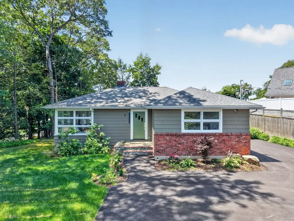 8 Everett St, Wakefield, MA 01880 - #1