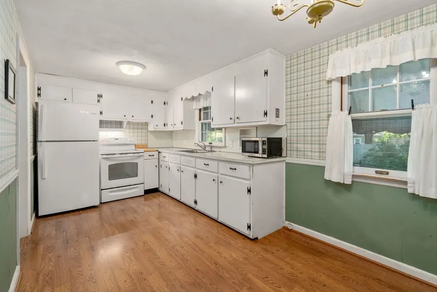 69 Mohawk Dr, Springfield, MA 01129 - #3