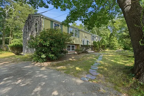 50-52 Dublin Row, Rockland, MA 02370