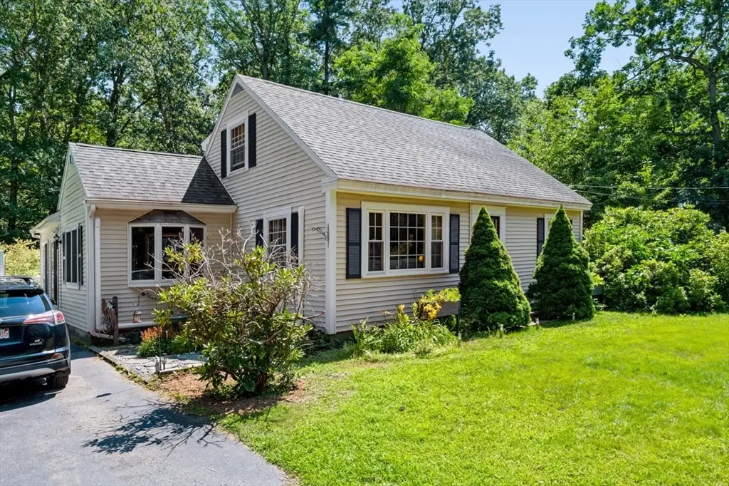 19 Middle Rd, Amesbury, MA 01913 - #1