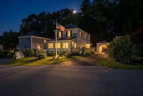 4 Fairview Ave, Amesbury, MA 01913