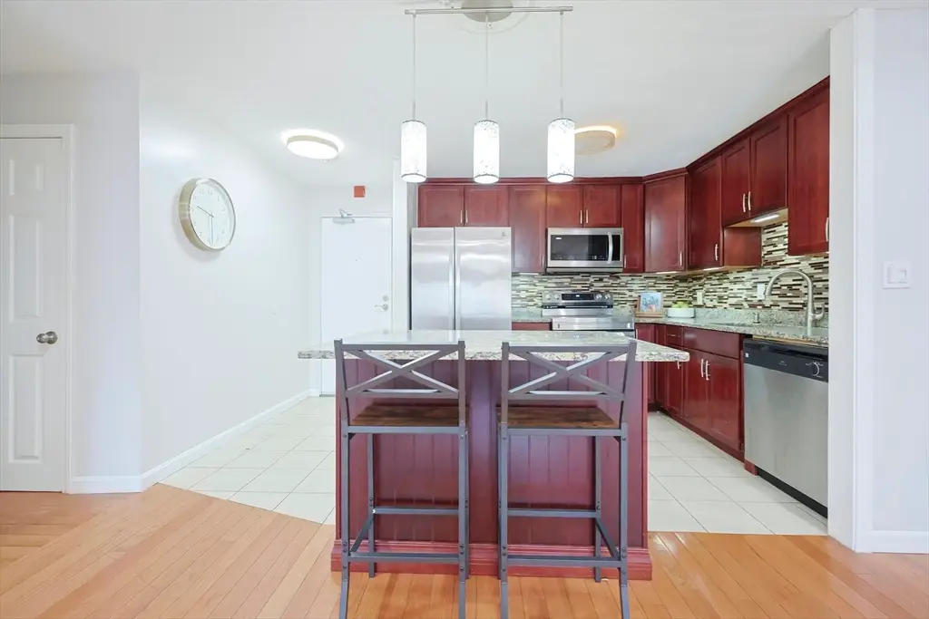 32 Whites #E212, Watertown, MA 02472 - #1