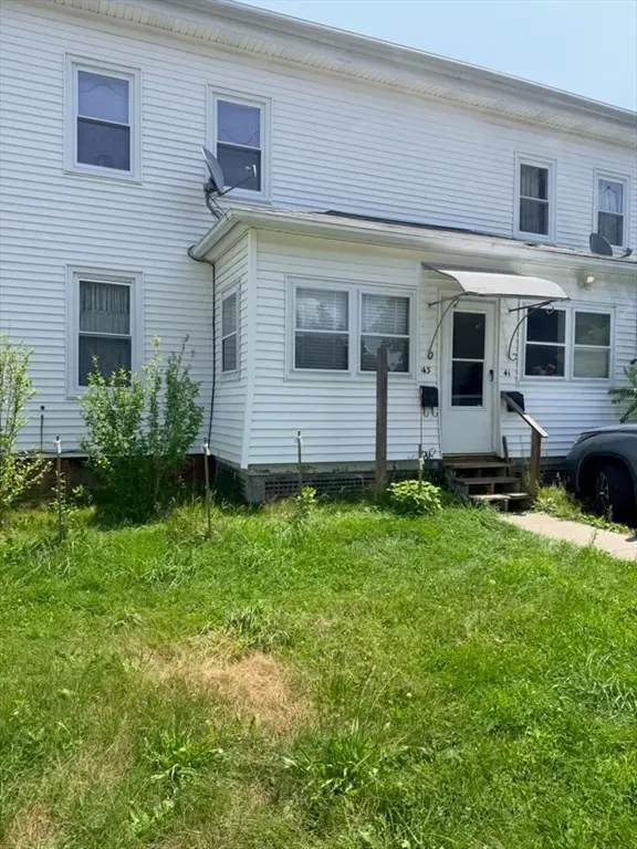41 North St, Palmer, MA 01080
