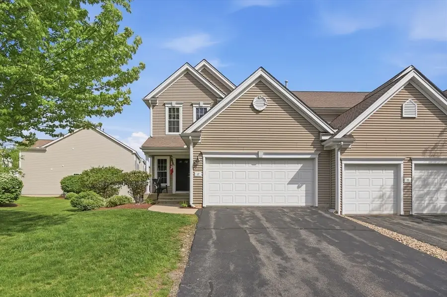 17 Tulip Circle #17, South Grafton, MA 01560 - #2
