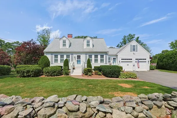 707 Page St, Stoughton, MA 02072