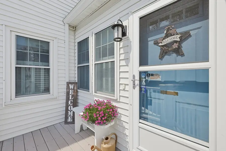 707 Page St, Stoughton, MA 02072 - #3