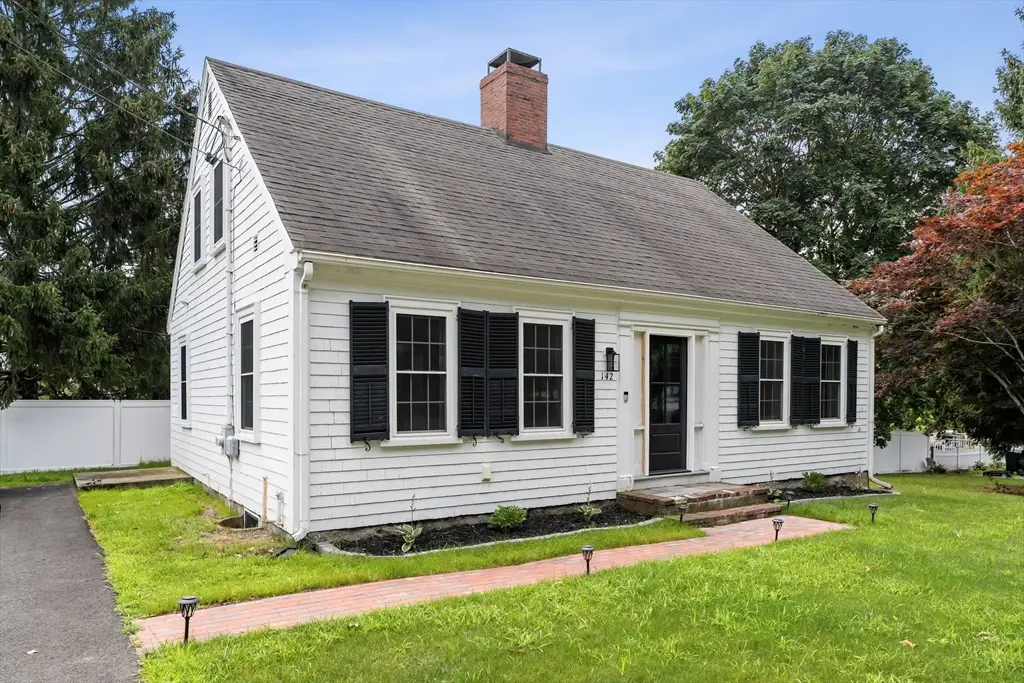 142 Elm Street, Kingston, MA 02364 - #1