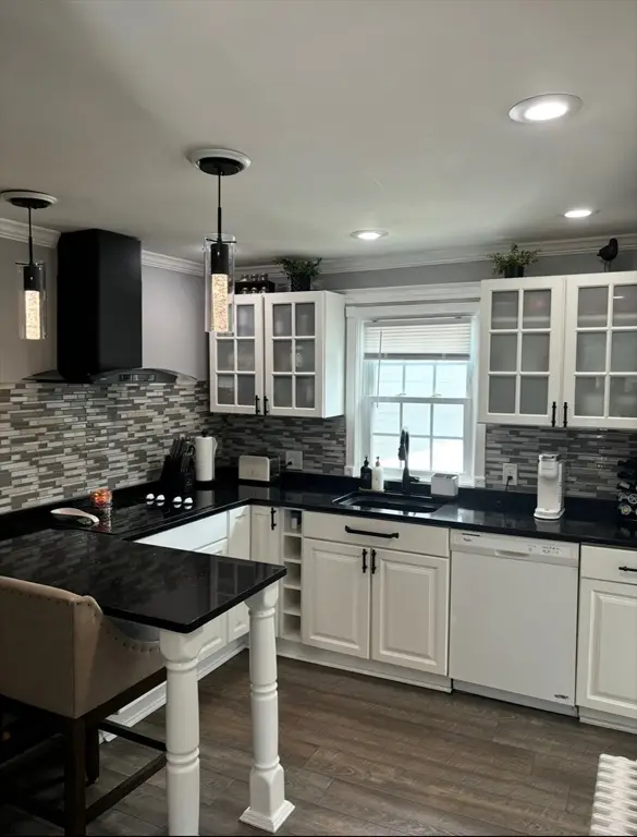 110 Grant Ave, Somerset, MA 02726 - #2