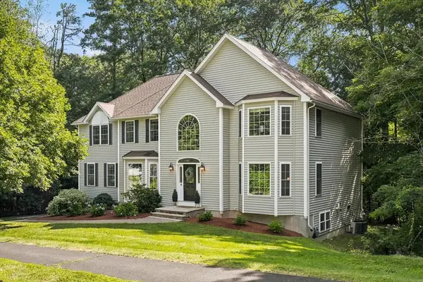 6 Londonderry Ln, Georgetown, MA 01833