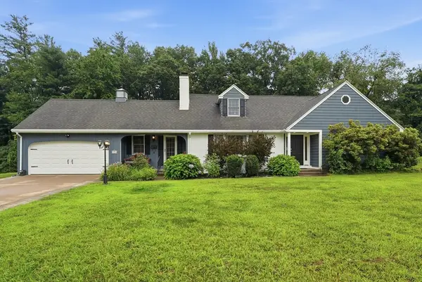 29 Shady Side Dr, Longmeadow, MA 01106