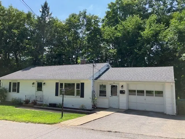82 Walnut St, North Brookfield, MA 01535 - #2
