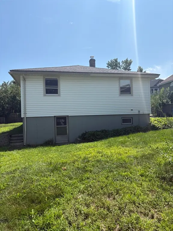 5 Lafayette Ave, Lawrence, MA 01843 - #3