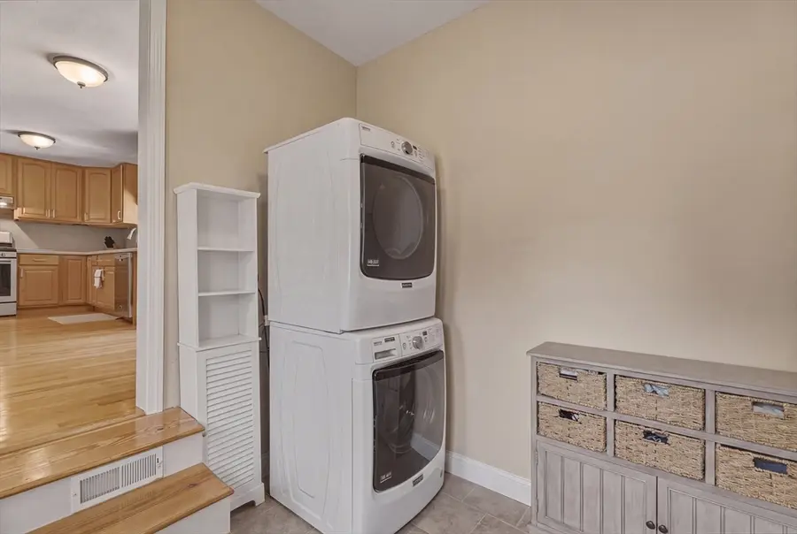 38 Montaup Ave, Dracut, MA 01826 - #3