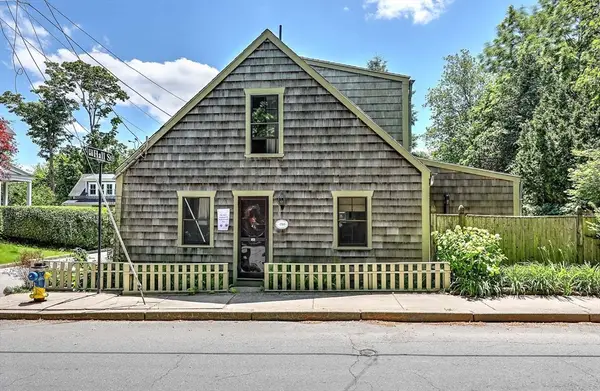 26 Bridge St, Warren, RI 02885