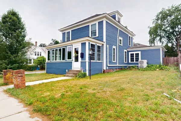 107 E Main St, Ayer, MA 01432