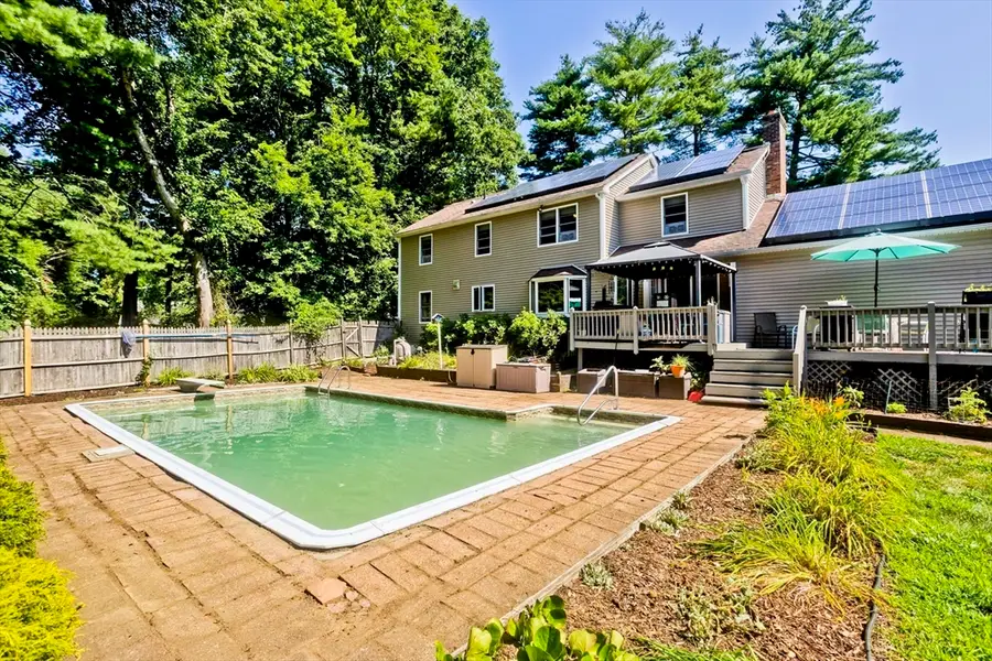 82 Pilgrim Rd, East Longmeadow, MA 01028 - #2