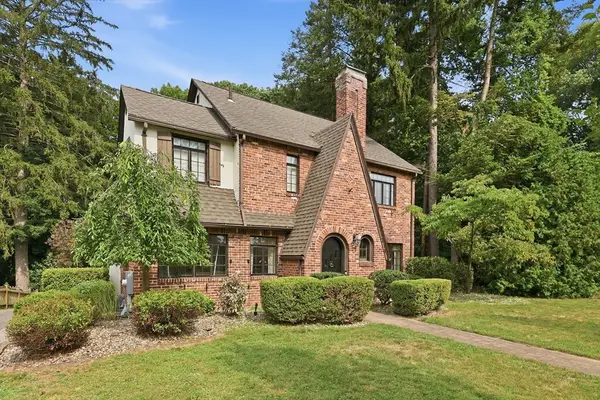 92 Longview Drive, Longmeadow, MA 01106