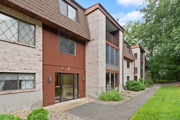 7 Greenbriar Drive #207, North Reading, MA 01864
