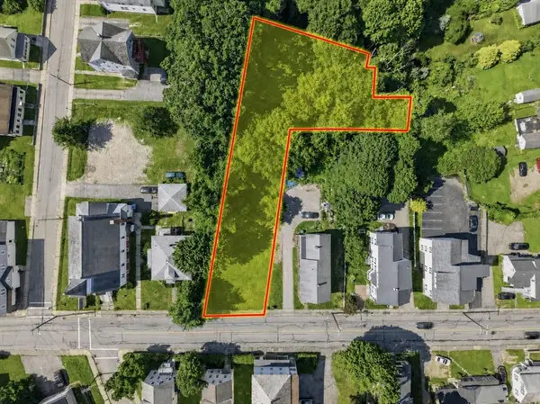 66 Lake Street, Webster, MA 01570