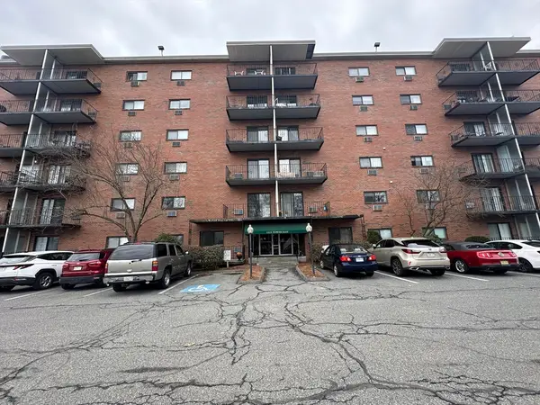 1321 Worcester Rd #612, Framingham, MA 01701