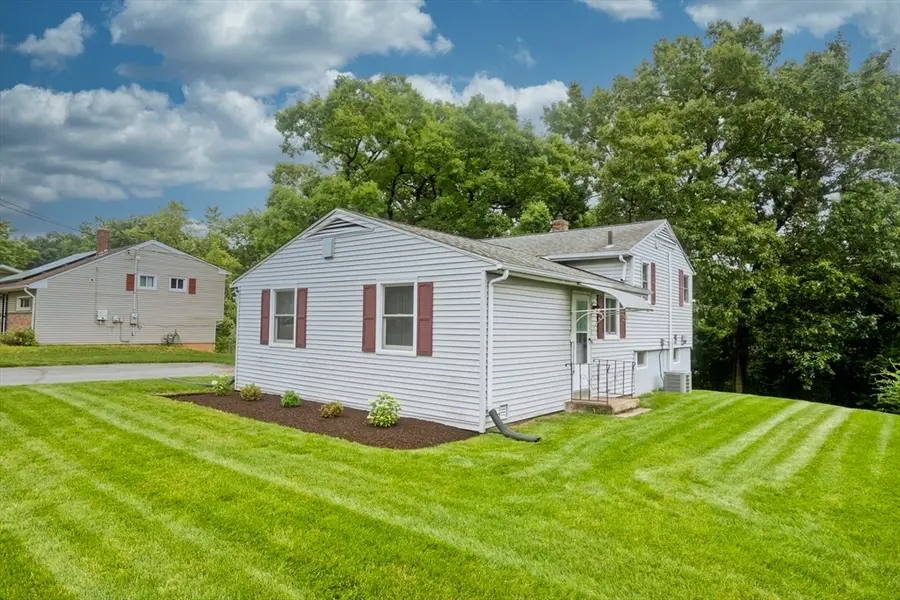 89 Garvey Dr, Springfield, MA 01109 - #2