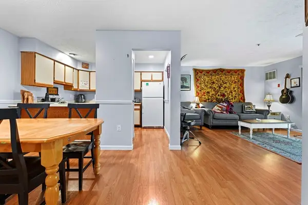 34 Steeplechase Ct #34, Haverhill, MA 01832