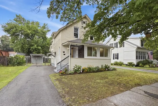 32 Sargon St, Springfield, MA 01104