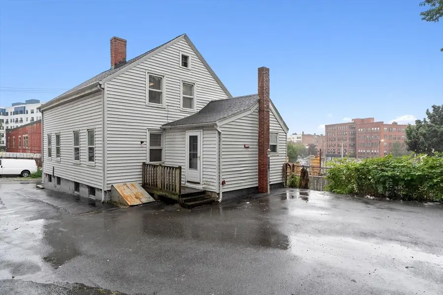 13 Oxford St, Lynn, MA 01902 - #2
