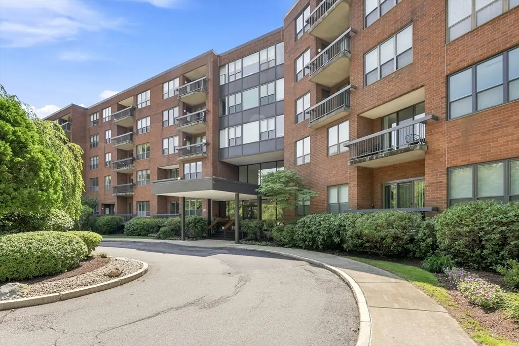 210 Nahanton St #116, Newton, MA 02459 - #1
