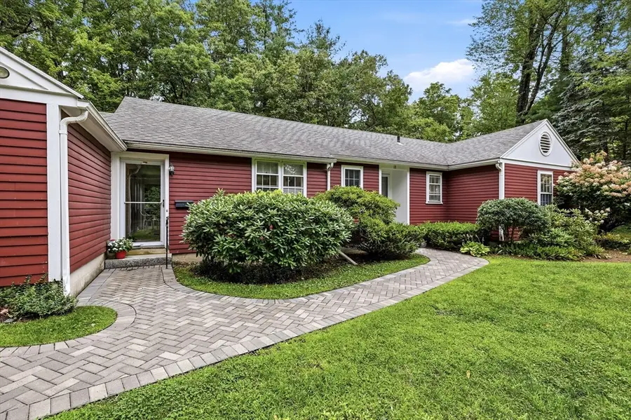 18 Red Gate Ln, Amherst, MA 01002 - #2