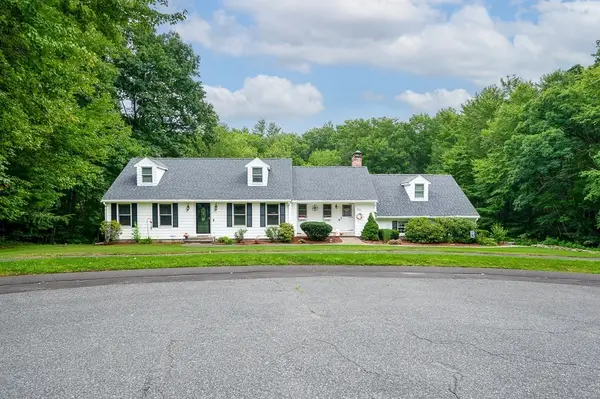 240 Meadow Wood Dr, Holden, MA 01520