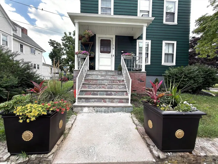 16 Bradford St, Taunton, MA 02780 - #3