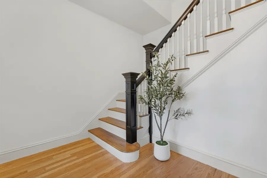 32 Ocean St, Beverly, MA 01915 - #3