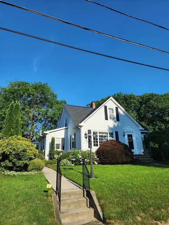 39 Everett Ave, Webster, MA 01570