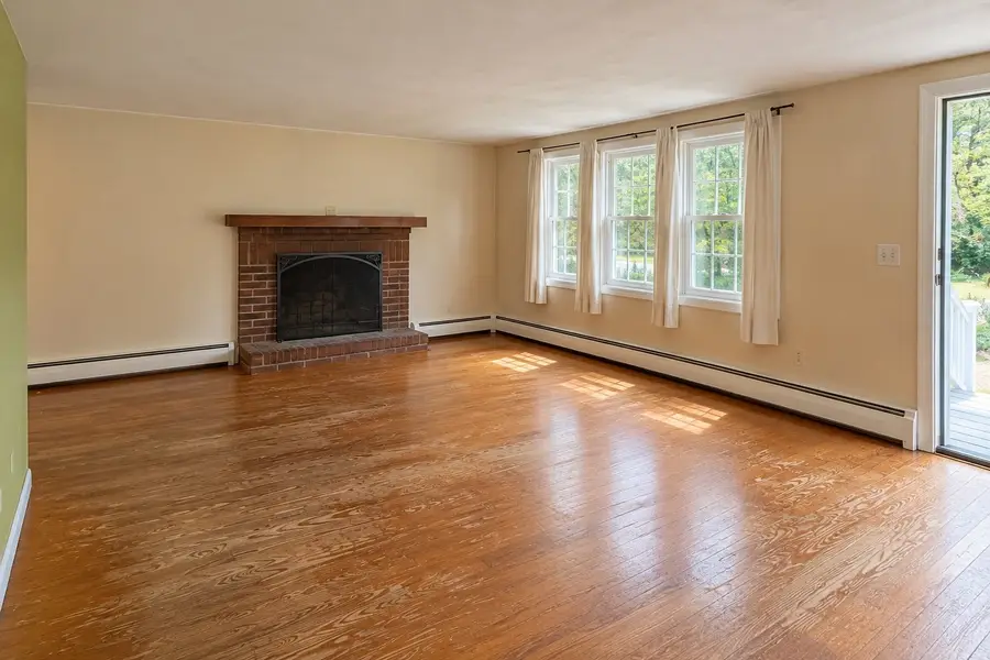 31 Main St, Sandwich, MA 02563 - #3
