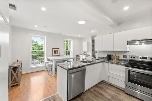 104 Hartford Ave E #3, Uxbridge, MA 01569
