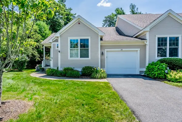 26 Grey Hawk Dr #647, Mashpee, MA 02649
