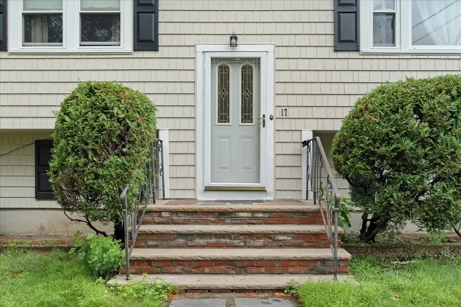 17 Brewster Dr, Bridgewater, MA 02324 - #2