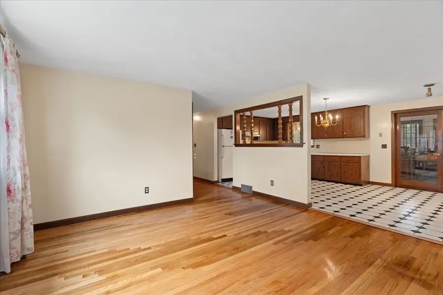 17 Brewster Dr, Bridgewater, MA 02324 - #3
