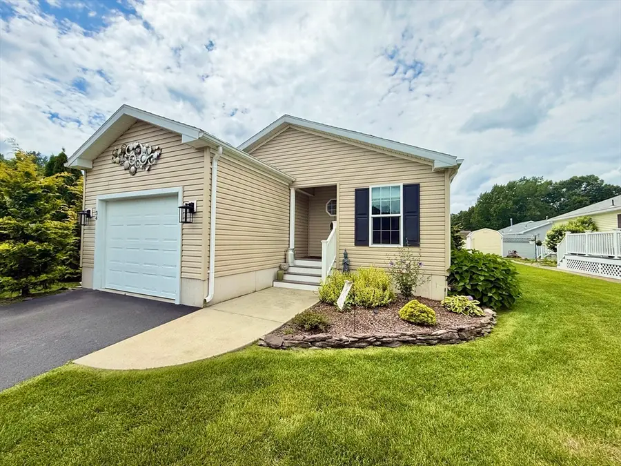 34 Sunrise Lane, Chicopee, MA 01020 - #3