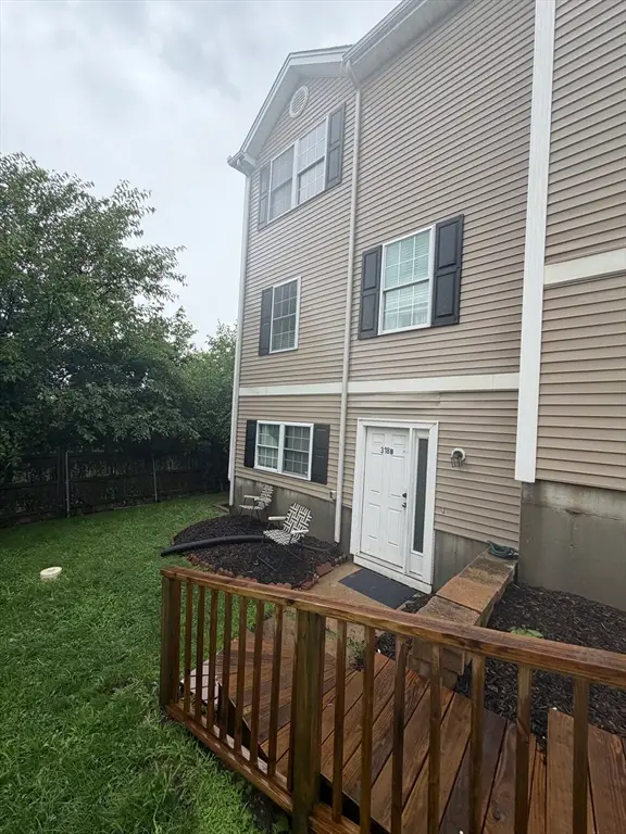 318 Crescent St #B, Fall River, MA 02720 - #2
